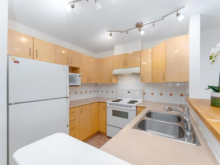 408-3083 W 4th Avenue, Vancouver, BC, V6K 1R5 - 4