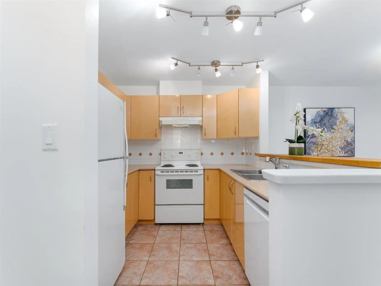 408-3083 W 4th Avenue, Vancouver, BC, V6K 1R5 - 6