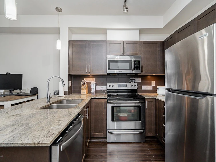 215-13468 King George Boulevard, Surrey, BC, V3T 0H5 - 3