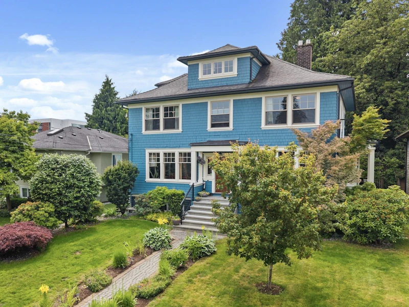 922 Fifth Street, New Westminster BC V3L 2Y4