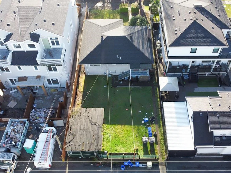 1563 E 58th Avenue, Vancouver, BC, V5P 2C1 - 2