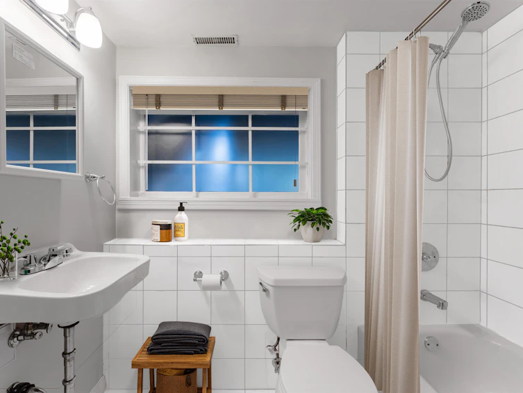 231 E 40th Avenue, Vancouver, BC, V5W 1L7 - 26