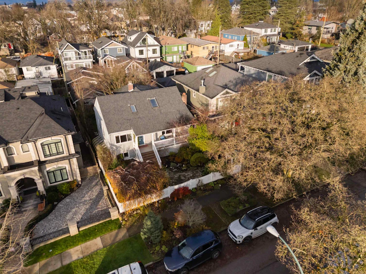 231 E 40th Avenue, Vancouver, BC, V5W 1L7 - 37