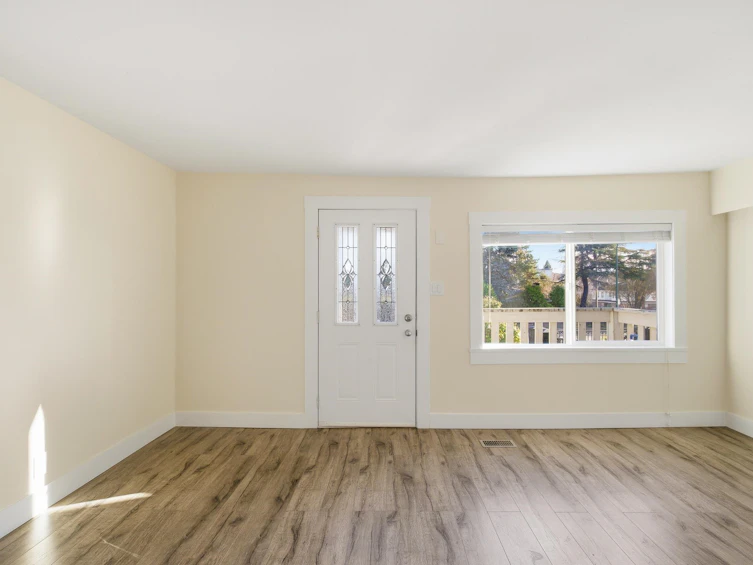 4533 Knight Street, Vancouver, BC, V5N 3M8 - 5