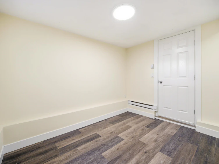 4533 Knight Street, Vancouver, BC, V5N 3M8 - 11