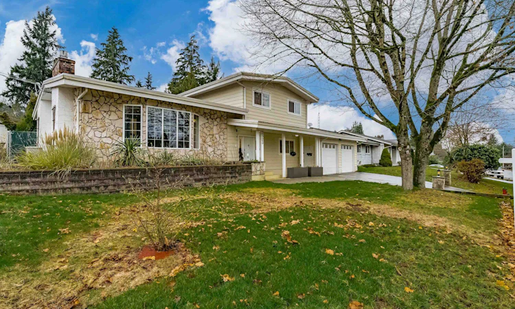 2523 Sunnyside Crescent