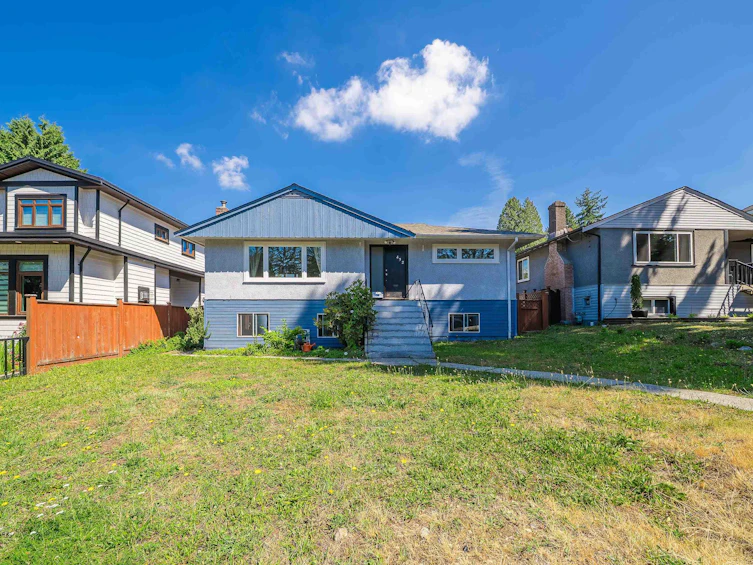 432 W 25th Street, North Vancouver, BC, V7N 2G2 - 3