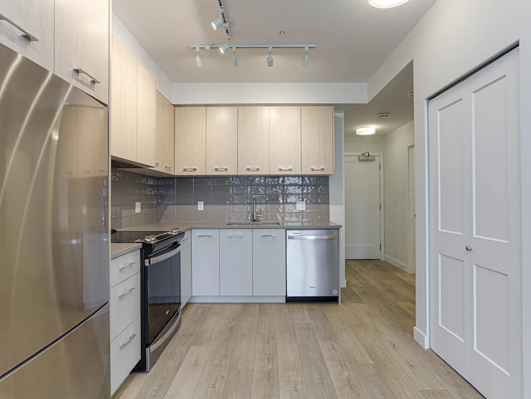 411-4933 Clarendon Street, Vancouver, BC, V5R 0J6 - 4