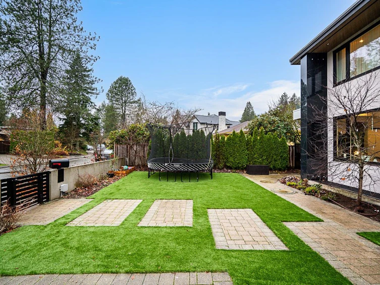 1026 Belmont Avenue, North Vancouver, BC, V7R 1K2 - 2
