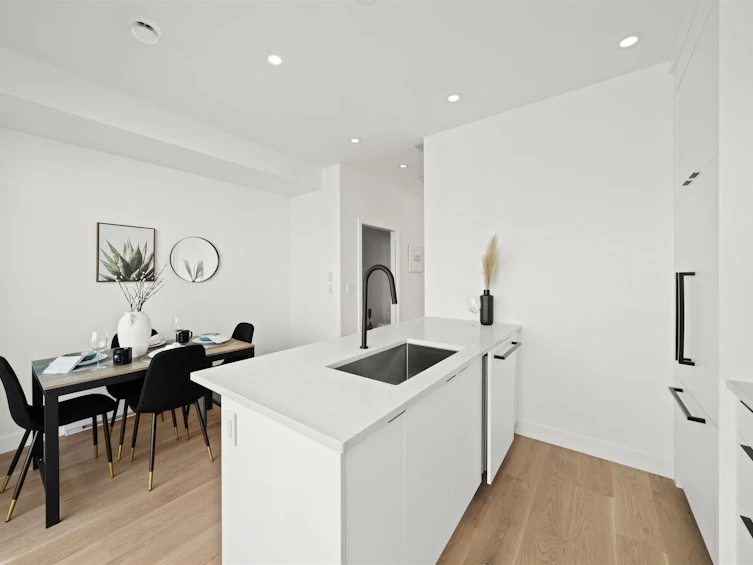 2412 Victoria Drive, Vancouver, BC, V5N 1T8 - 24