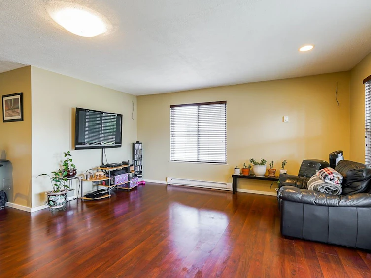 14145 101 Avenue, Surrey, BC, V3T 1L7 - 11