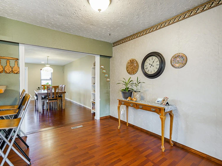 14145 101 Avenue, Surrey, BC, V3T 1L7 - 8