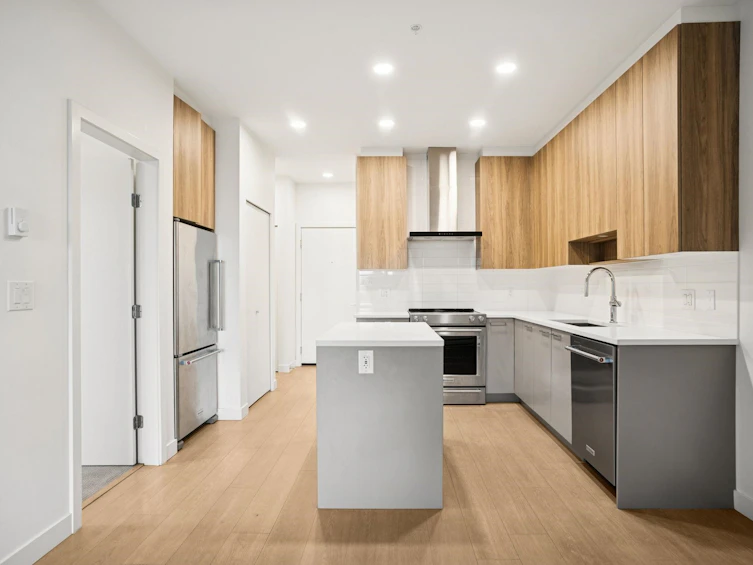 514-7588 16th Street, Burnaby, BC, V3N 0H8 - 13