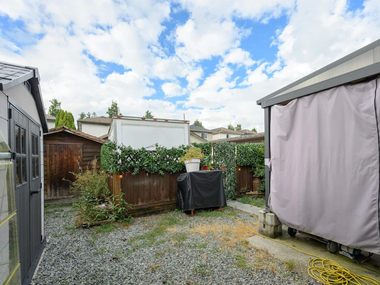 24113 102 Avenue, Maple Ridge, BC, V2W 2A2 - 24