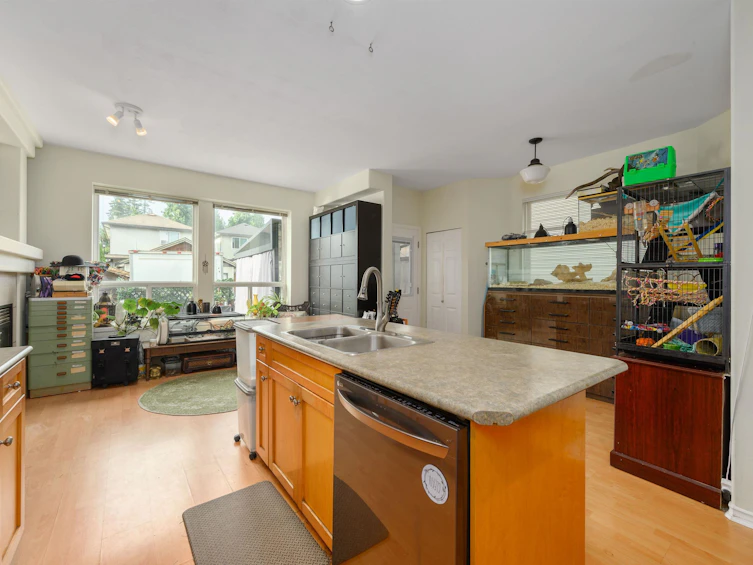 24113 102 Avenue, Maple Ridge, BC, V2W 2A2 - 11