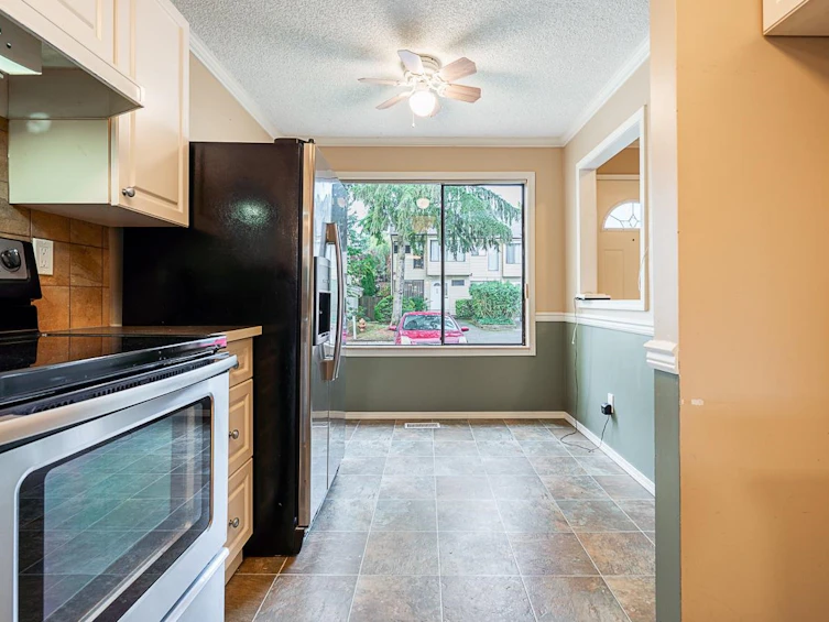 37-9348 128 Street, Surrey, BC, V3V 6A4 - 9