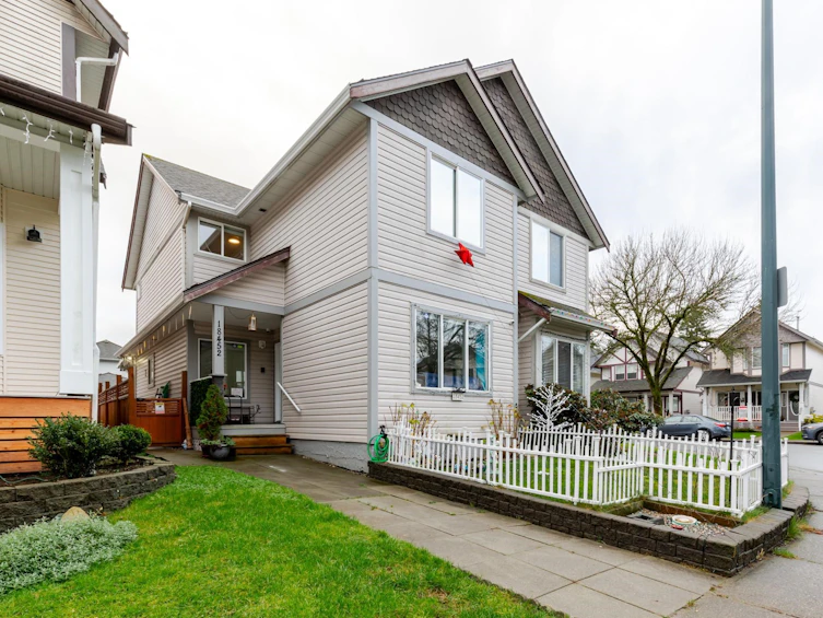 18452 66 Avenue, Surrey, BC, V3S 8V6