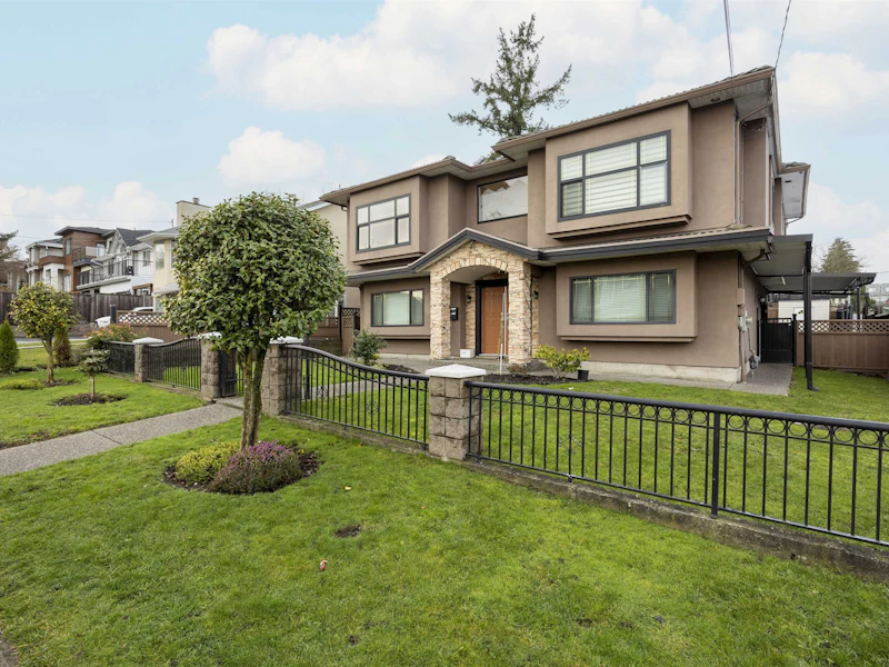 7877 15th Avenue, Burnaby BC V3N 1W7