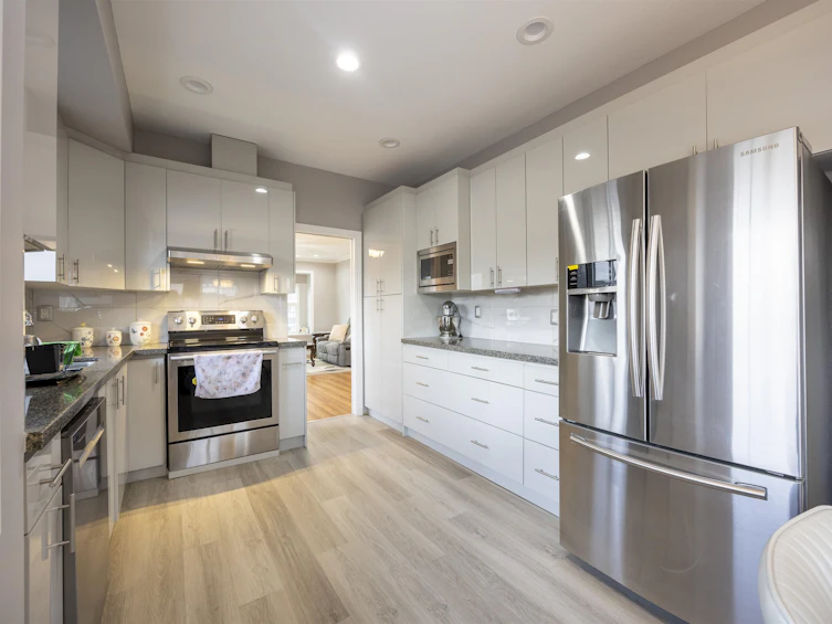7877 15th Avenue, Burnaby, BC, V3N 1W7 - 12
