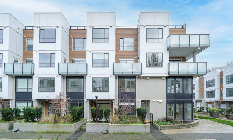 110-6328 King George Boulevard