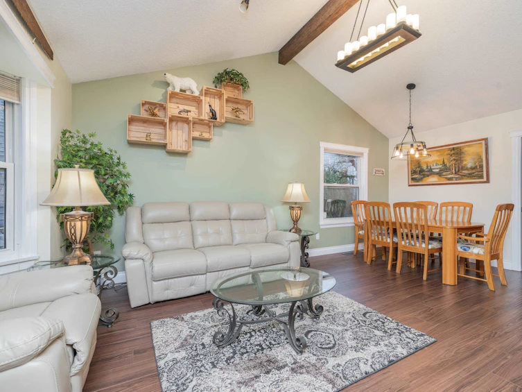 13452 62a Avenue, Surrey, BC, V3X 1K4