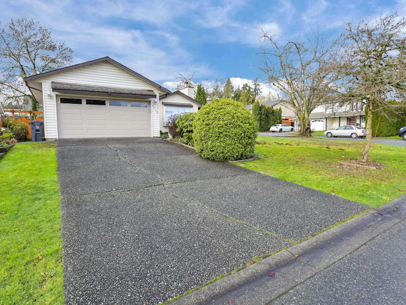 6043 174th Street, Surrey BC V3S 2V5