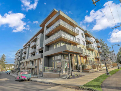 TH4-9456 134 Street - 3