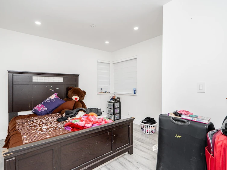 19132 60b Avenue, Surrey, BC, V3S 7T8 - 22
