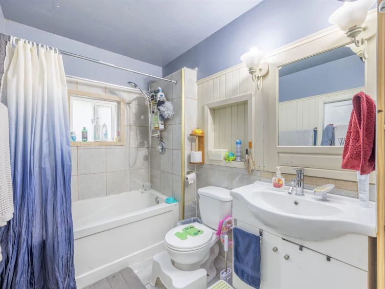 634 Rochester Avenue, Coquitlam, BC, V3K 2V7 - 10