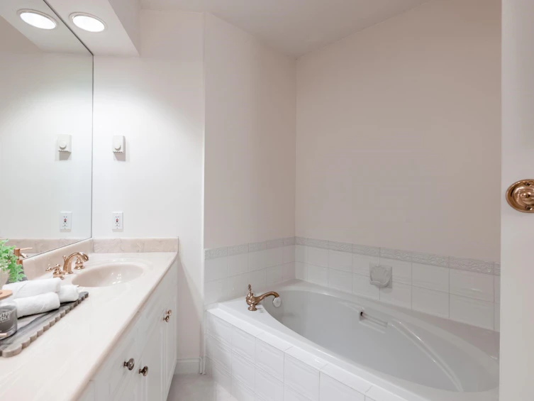104-5835 Hampton Place, Vancouver, BC, V6T 2G2 - 18