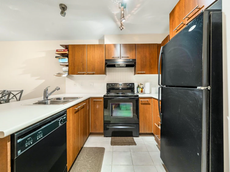 210-4868 Brentwood Drive, Burnaby, BC, V5C 0C2 - 6