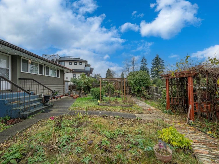 7288 Inlet Drive, Burnaby, BC, V5A 1C4 - 37