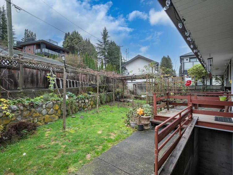 7288 Inlet Drive, Burnaby, BC, V5A 1C4 - 31