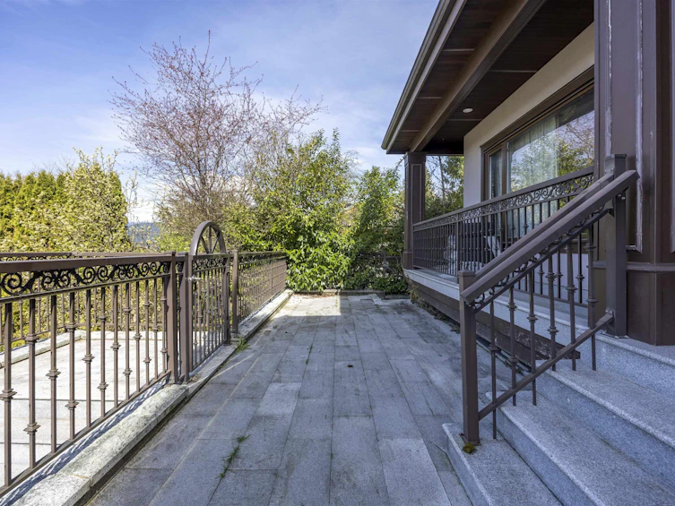 7282 Ridge Drive, Burnaby, BC, V5A 1B5 - 35