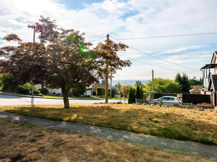 7989 Mcgregor Avenue, Burnaby, BC, V5J 4H4 - 10