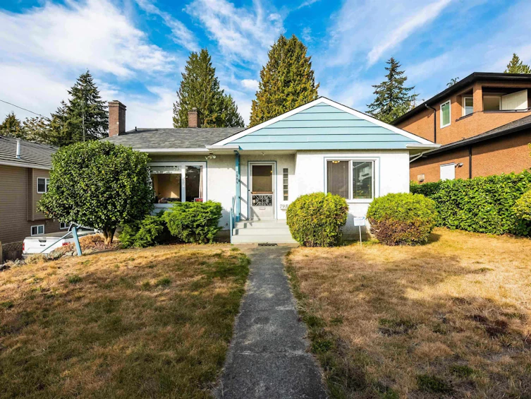 7989 Mcgregor Avenue, Burnaby, BC, V5J 4H4