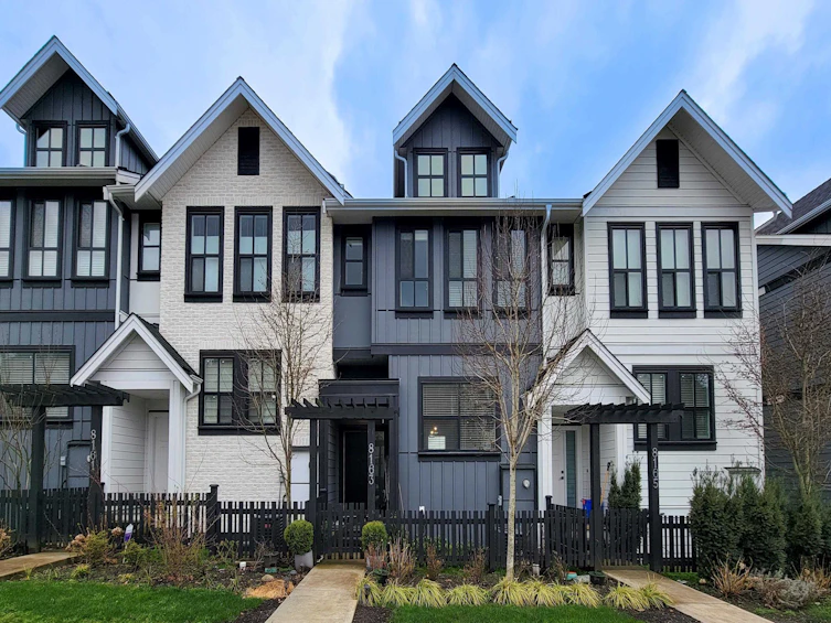 8163 202 Street, Langley, BC, V2Y 3K2