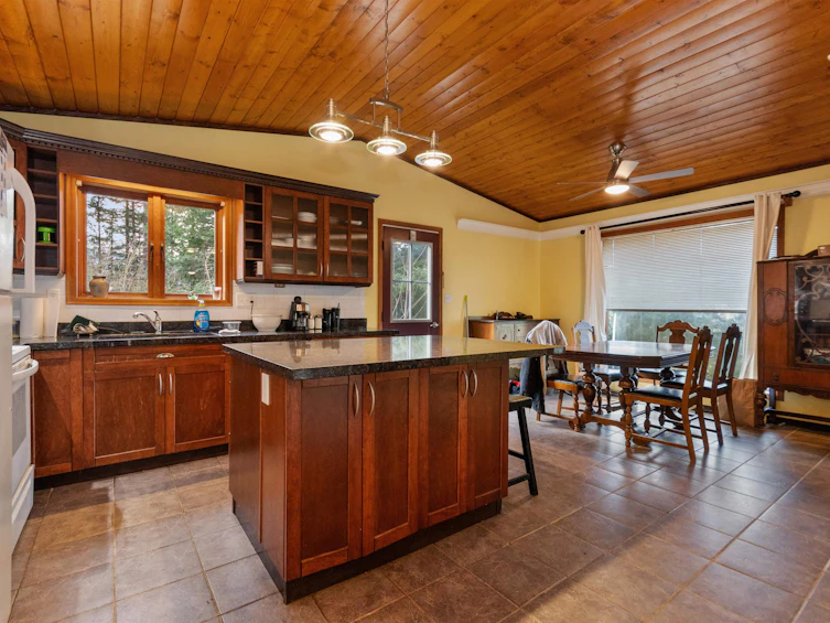 66176 Kawkawa Lake Road, Hope, BC, V0X 1L1 - 6