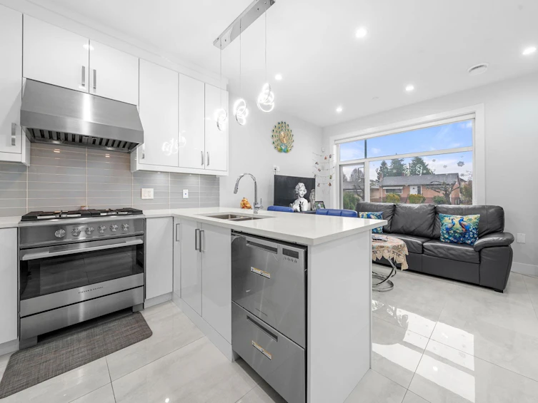 6751 Knight Street, Vancouver, BC, V5P 2W4 - 13