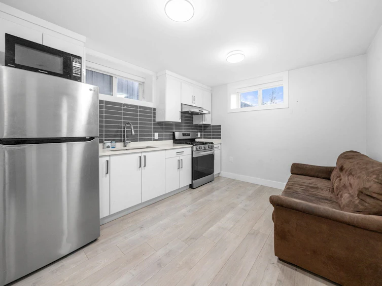 6751 Knight Street, Vancouver, BC, V5P 2W4 - 31