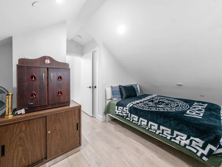 6751 Knight Street, Vancouver, BC, V5P 2W4 - 26