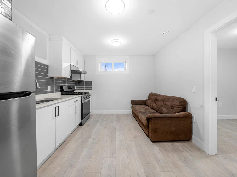 6751 Knight Street, Vancouver, BC, V5P 2W4 - 32