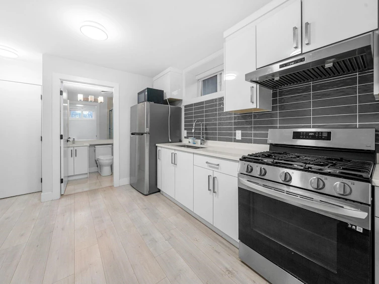 6751 Knight Street, Vancouver, BC, V5P 2W4 - 29