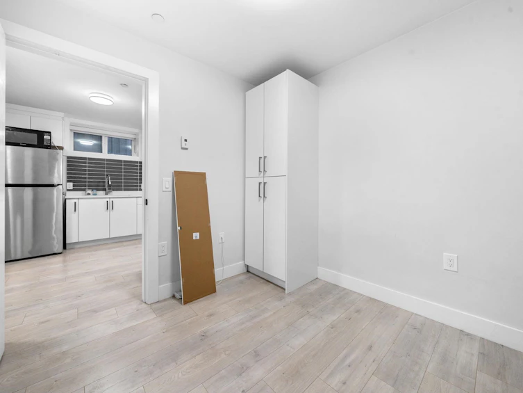6751 Knight Street, Vancouver, BC, V5P 2W4 - 35