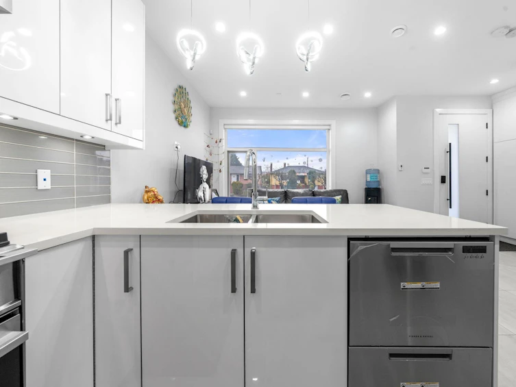 6751 Knight Street, Vancouver, BC, V5P 2W4 - 14