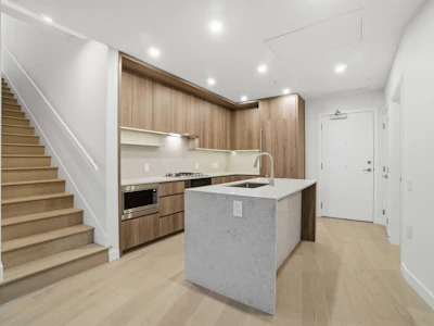 608-5212 Cambie Street - 4
