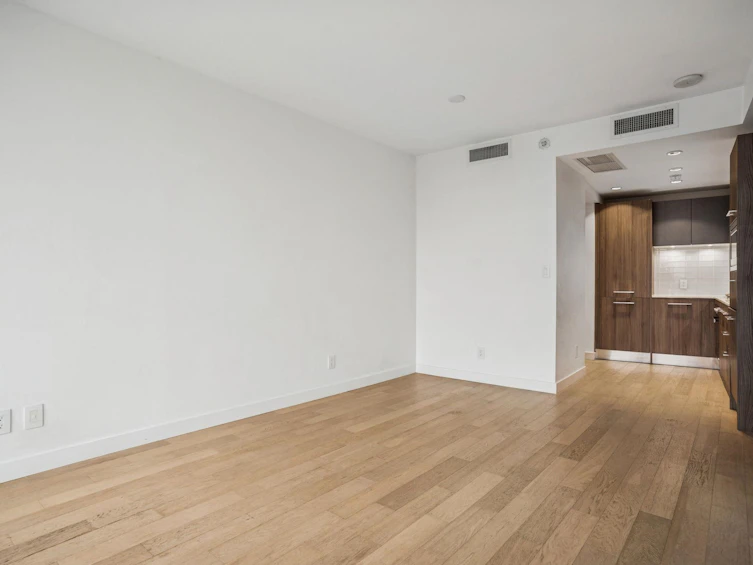 503-4638 Gladstone Street, Vancouver, BC, V5N 0G5 - 4