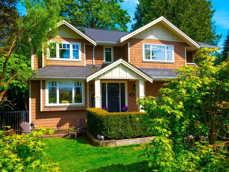 1050 11th Street, West Vancouver, BC, V7T 2M5