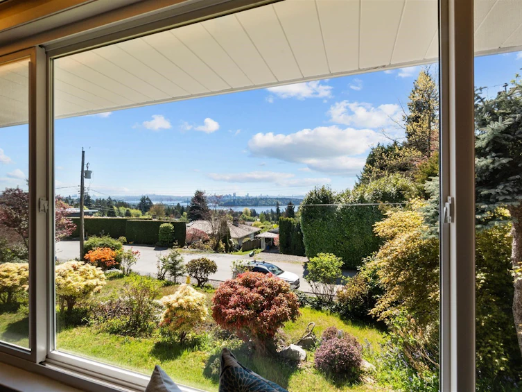 1895 Rosebery Avenue, West Vancouver, BC, V7V 2Z5 - 3