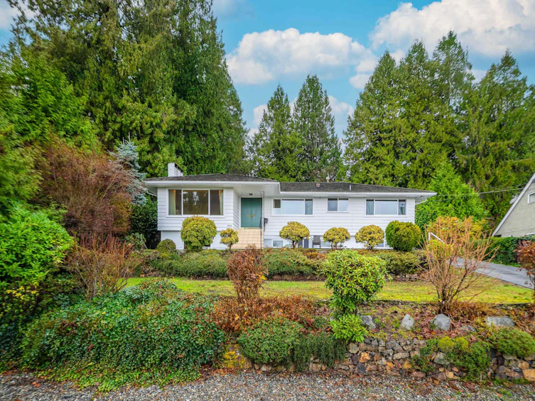 1895 Rosebery Avenue, West Vancouver, BC, V7V 2Z5 - 2